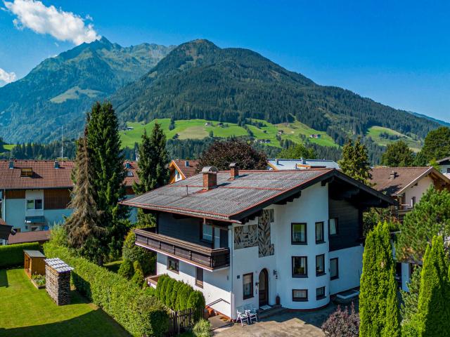 Geräumiges Wohnhaus mit großem Garten