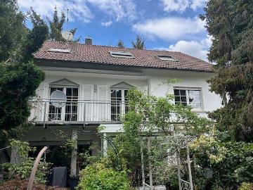 GERÄUMIGES WOHNHAUS FÜR MEHRERE GENERATIONEN