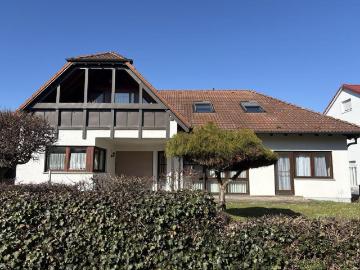 Geräumiges Zweifamilien Haus in Bönnigheim