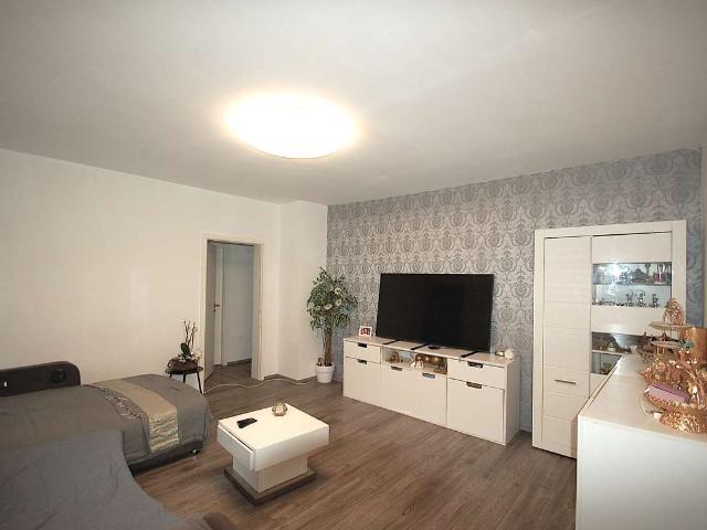 Geräumiges 4 Familienhaus mit vielen Optionen