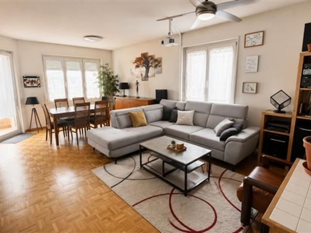 Geräumiges 5 Zimmer Penthouse mit Balkon, Garagenbox und großem Keller