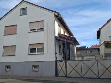 Geräumiges 8 Zimmer Ein Zweifamilienhaus Alten Buseck