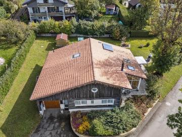 Geräumiges 8 Zimmer Einfamilienhaus