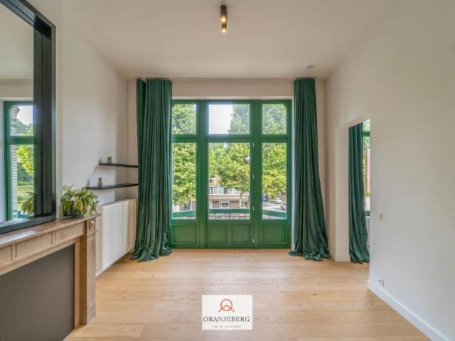 Gerenoveerd 1 slaapkamerappartement in herenhuis tegenover het Citadelpark
