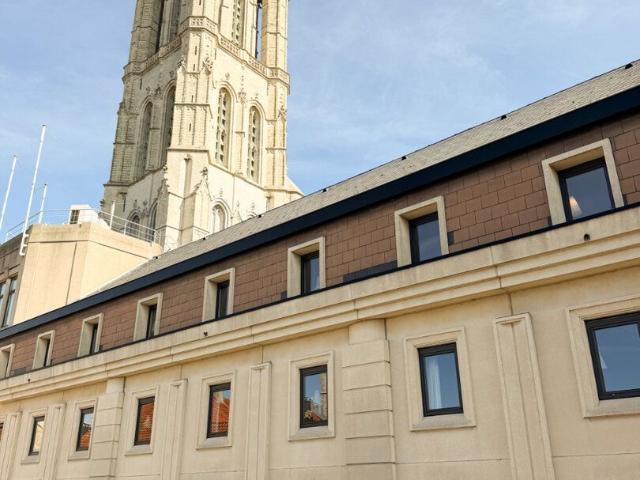 Gerenoveerd 2 slaapkamerappartement met uitzicht op Sint.