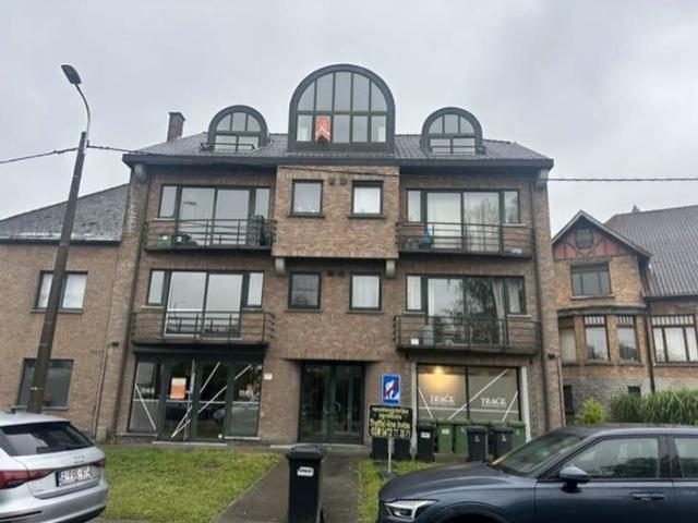 Gerenoveerd 2 slpk appartement met ruim terras!