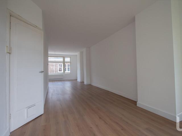 Gerenoveerd appartement in de wijk Blijdorp. In de nabije omgeving bevinden zich tal van leuke plekken. Met onder andere het Vroesenpark, Diergaarde Blijdorp en het Roel Langerakpark heeft Blijdorp genoeg mogelijkheden om wat vrije tijd te besteden. Daarn