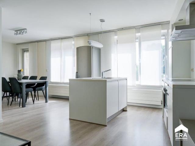 Gerenoveerd appartement met 1 slpk en garage te Hasselt