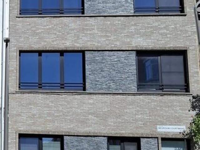 Gerenoveerd appartement met 2 slaapkamers
