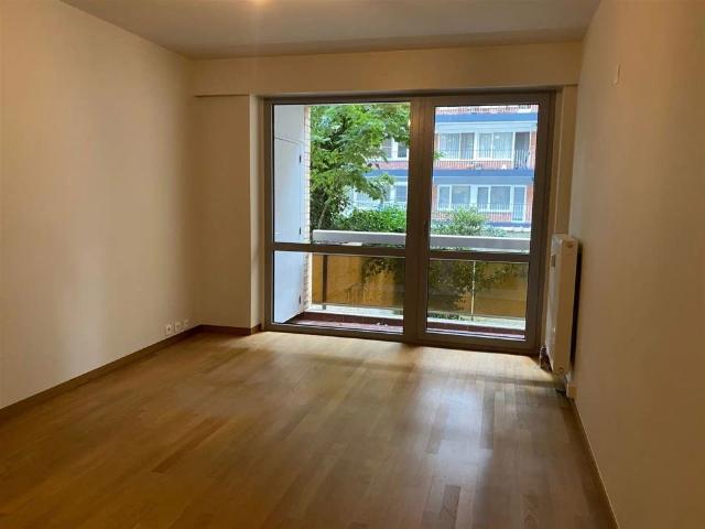 Gerenoveerd appartement met 2 slaapkamers en terras