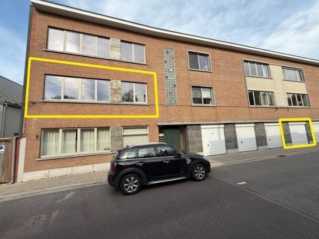 Gerenoveerd appartement met garagebox in centrum Kontich