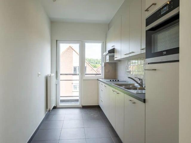 Gerenoveerd appartement met garagebox