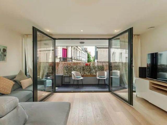 Gerenoveerd appartement met terras