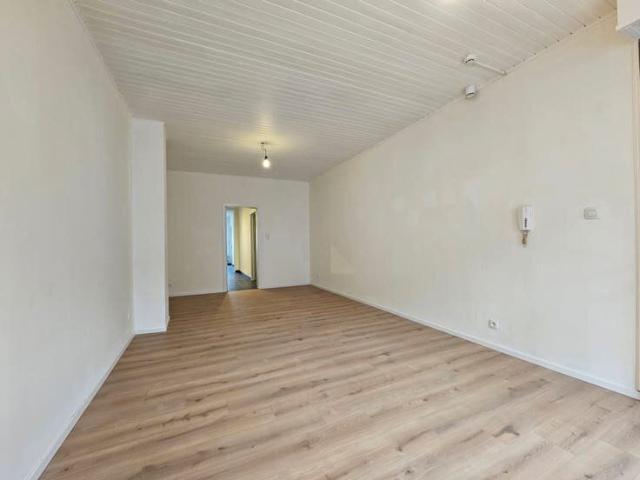 Gerenoveerd appartement met tuin