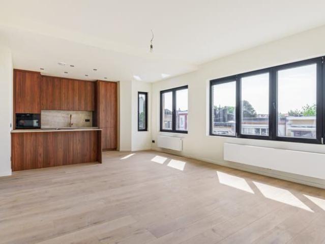 Gerenoveerd appartement op toplocatie Oosterveldwijk !