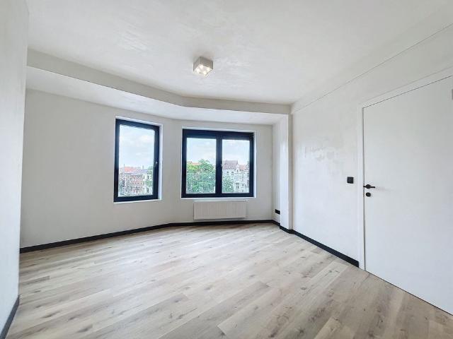 Gerenoveerd appartement op uitstekende locatie