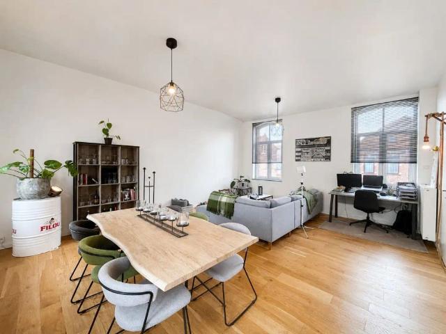 Gerenoveerd duplex appartement met twee slaapkamers te Ardooie centrum!