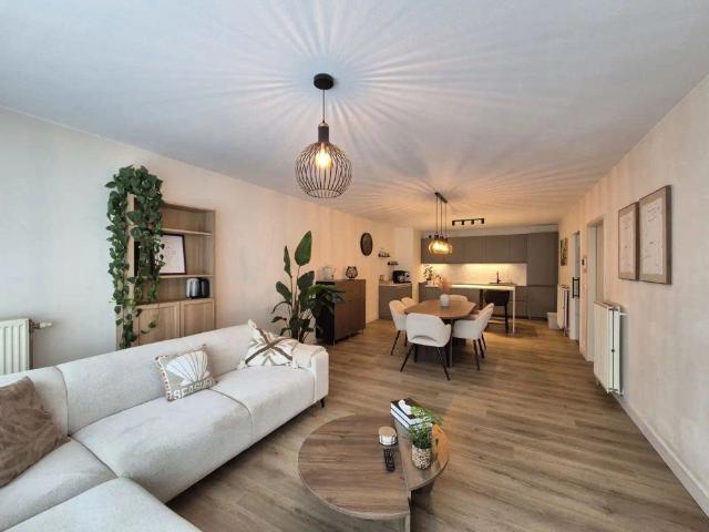 Gerenoveerd eenslaapkamerappartement met staanplaats EPC B