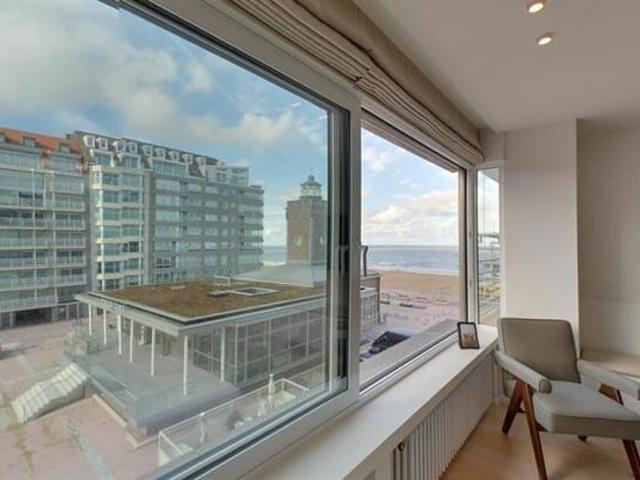 Gerenoveerd en zonnig 3 slaapkamer appartement met zijdeling