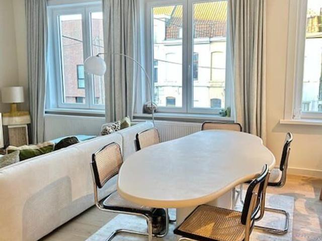 Gerenoveerd én gemeubeld 3slk appartement