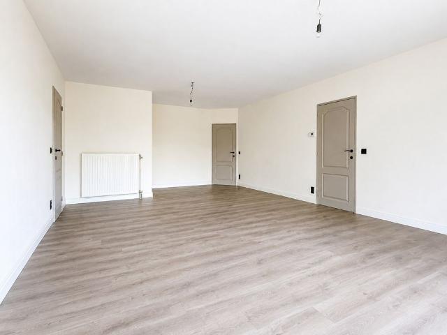 Gerenoveerd gelijkvloers appartement