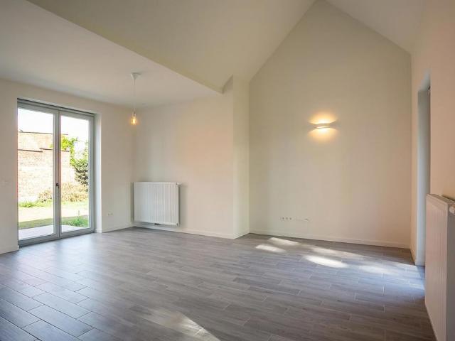 Gerenoveerd glvl appartement met 1 slpk