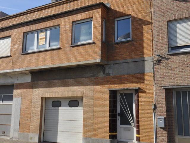 Gerenoveerd huis vlak bij de zee ! Bezoek deze woning.