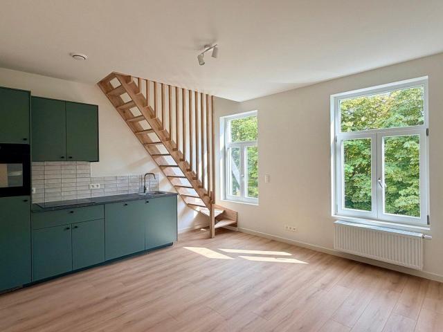 Gerenoveerd lichtrijk duplex appartement TE HUUR in Gent