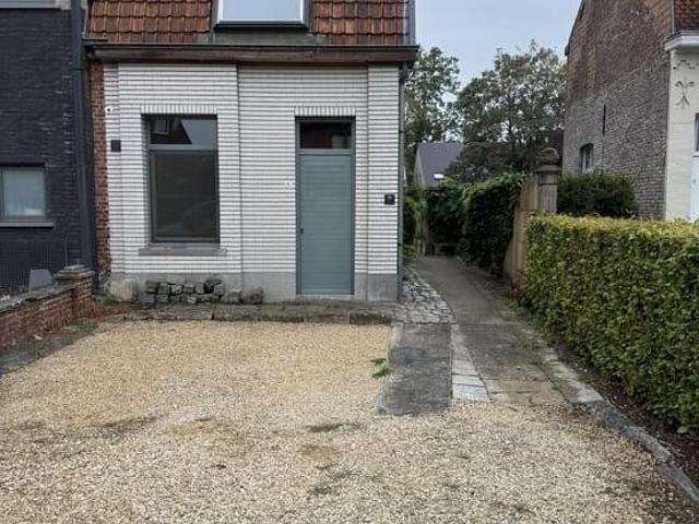 Gerenoveerde 1/2 slpk woning te huur in Lokeren