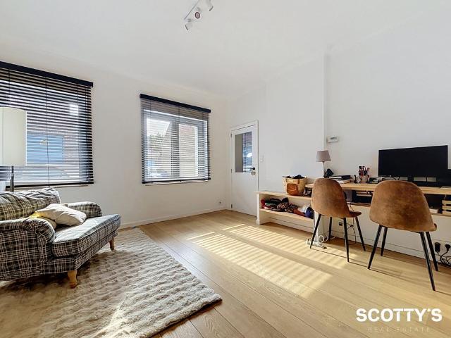 Gerenoveerde gemeubileerde woning met 1,5slpk, tuin & terras