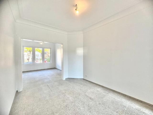 GERENOVEERDE HERENWONING | 3 KAMERS | TUIN | CENTRUM KORTRIJK
