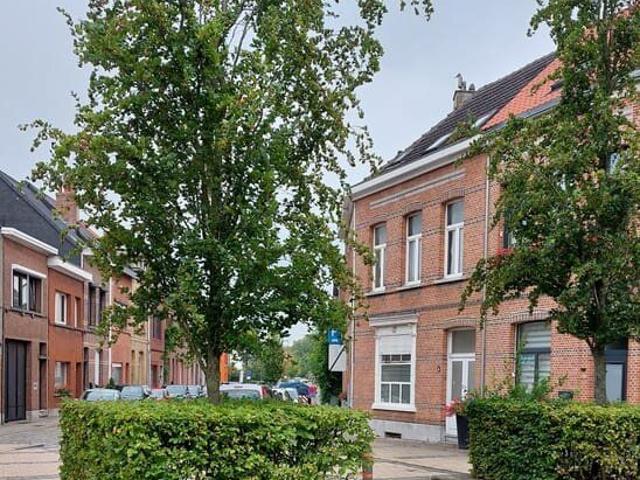 Gerenoveerde studio dakappartement 2de verdiep
