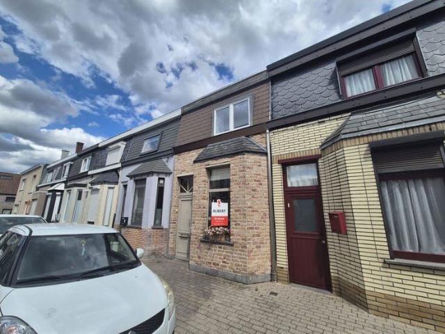 Gerenoveerde rijwoning met 2 slaapkamers