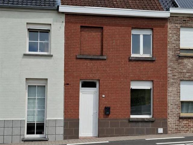 Gerenoveerde rijwoning met 3 slaapkamers