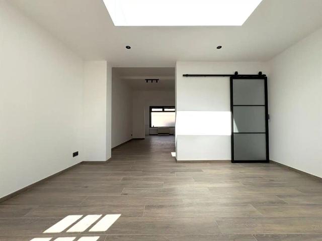 Gerenoveerde rijwoning met tuin