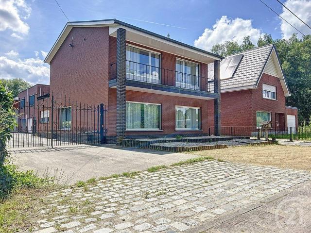 Gerenoveerde ruime woning te huur!