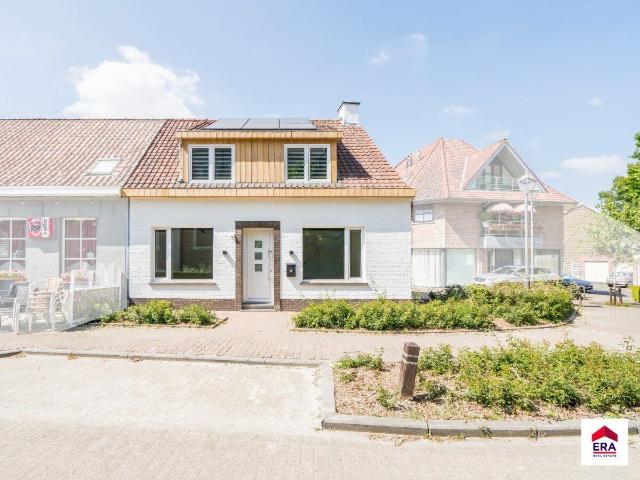 Gerenoveerde woning met 4 slaapkamers, tuin en garage