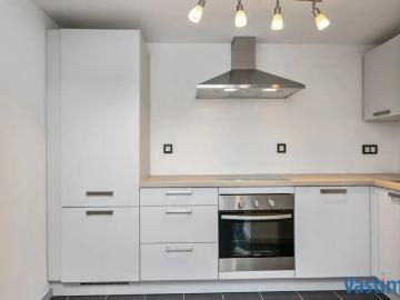 Gerenoveerde woning met 1 slaapkamer, 2 hobbyruimtes en ruim terras