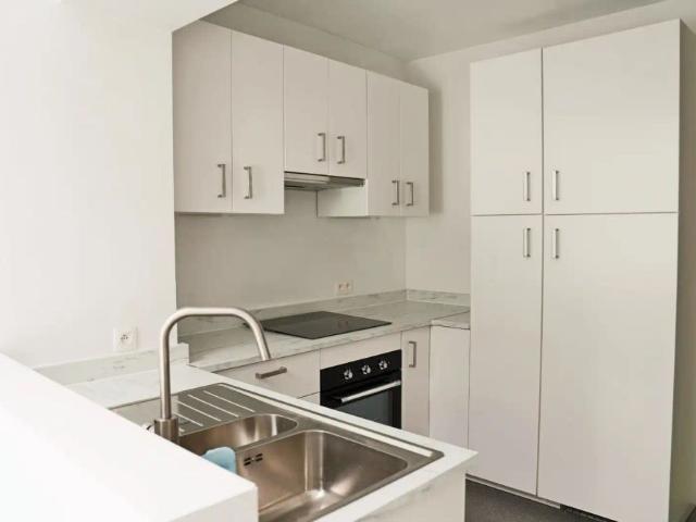Gerenoveerde woning met 2 slaapkamers, berging en terras te Tongeren
