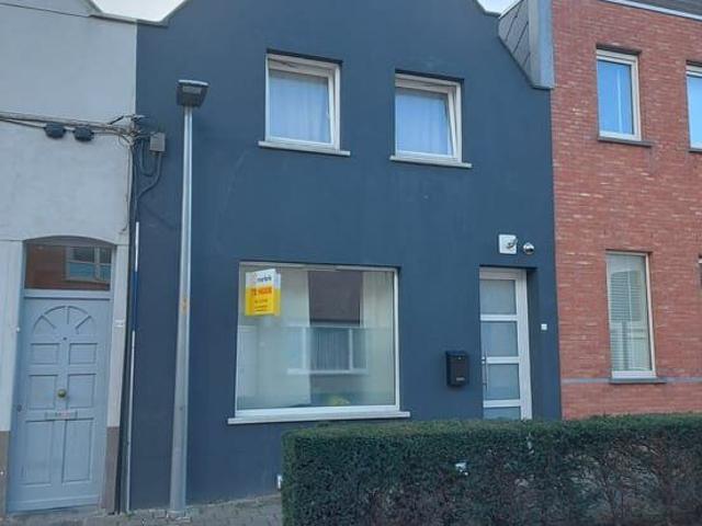 Gerenoveerde woning met 2 slaapkamers en terras !