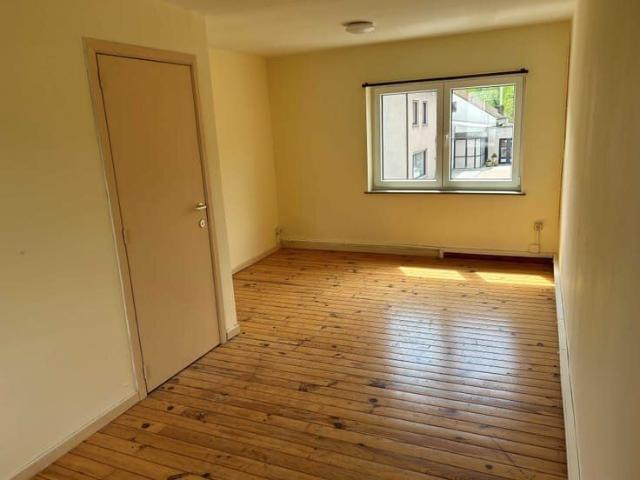 Gerenoveerde woning met 2 slpk en tuin te Melle