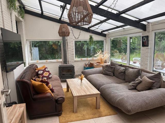 Gerenoveerde woning met 3 slaapkamers en grote tuin in Balen