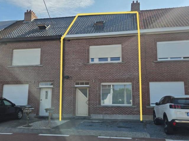 Ruime woning met tuin, drie slaapkamers en garage te Warege