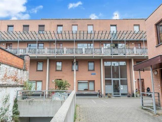 Gerenoveerde woning met stadstuin en garage te huur