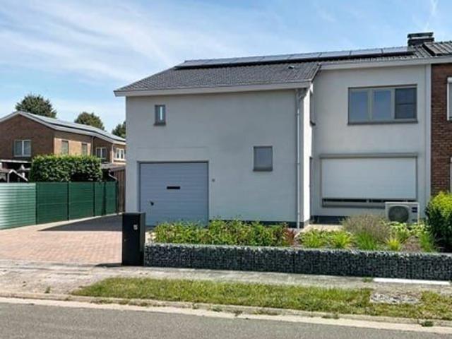 GERENOVEERDE WONING TE HUUR