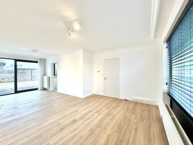 GERENOVEERDE WONING | 2 KAMERS | DRESSING |TUIN |GARAGE
