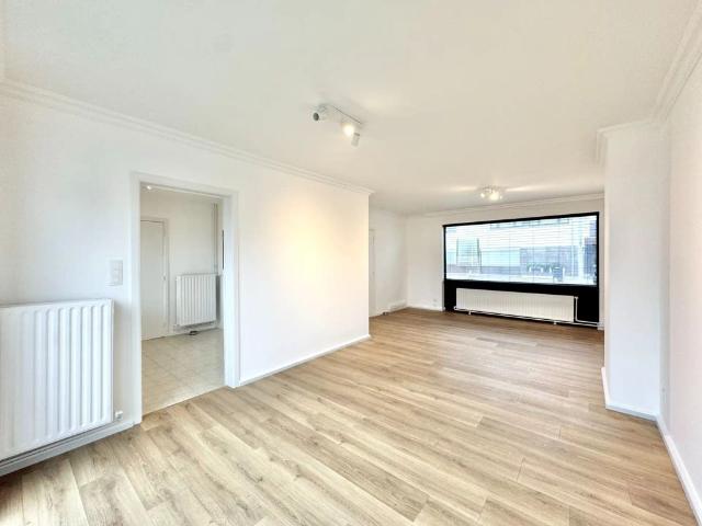 GERENOVEERDE WONING | 2 KAMERS | DRESSING |TUIN |GARAGE
