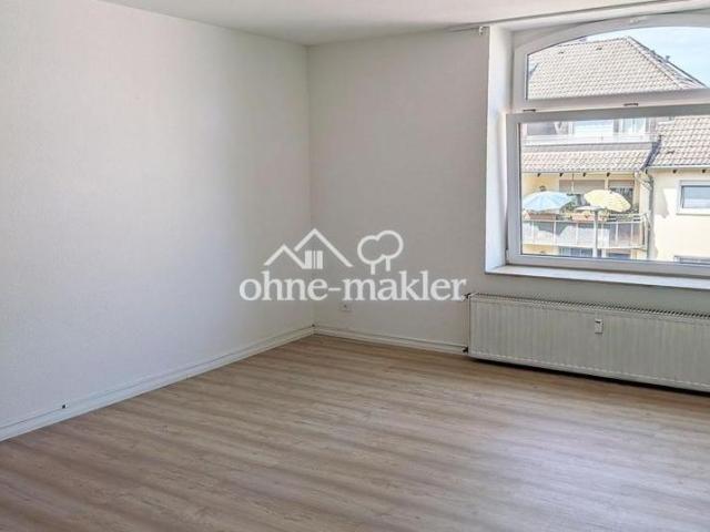 Geringe Heizkosten: Modernisiertes Apartment mit Einbauküche & neuem Badezimmer