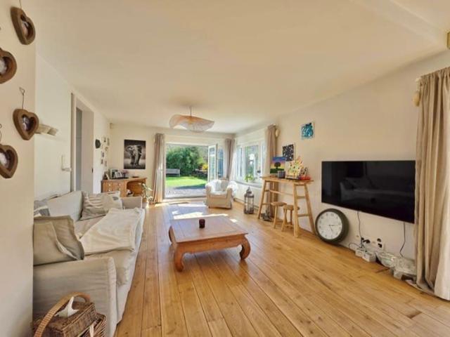 German and American school Villa with 3 beds + 2 offices
