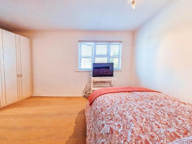 Germander Pl, Milton Keynes, MK14 1 bed in a house share to rent £700 pcm £162 pw